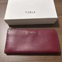 フルラ　ラウンドファスナー　長財布　レッド　レザー　大人気