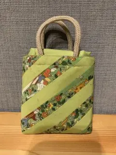 ストライプ模様の小型エコバッグ