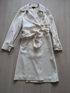 セオリー トレンチコート オフホワイト