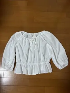 ホワイト フリルブラウス 長袖　ユニクロ