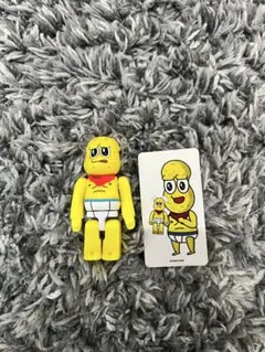 ベアブリック　ピーナッツくん