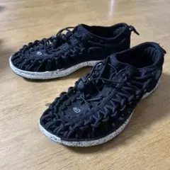 正規店購入　KEEN ブラック サンダル ユニーク　２１センチ