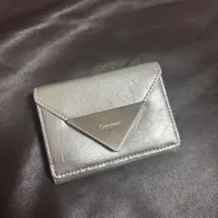 femme シルバー 三つ折り財布