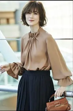 RUIRUEBOUTIQUE ウェーブタックパールブラウス L