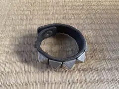 レザー バングル リストバンド　スタッズ付き 黒