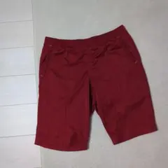 ユニクロ　赤色ショートパンツ ポケット付き