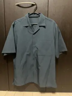 ダークグリーン 半袖シャツ ボタン付き