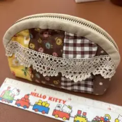 パッチワークデザインポーチ内側メリーボンボン