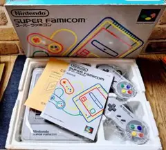 ニンテンドー　Nintendo　スーパーファミコン本体　コントローラー２機