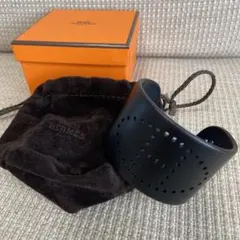 入手困難!エルメス アルミニウムバングル