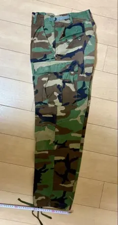 迷彩カーゴパンツ