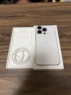 【週末値下】iPhone 14pro シルバー256GB SIMフリー