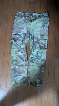 NIKE SB カモフラージュカーゴパンツ　迷彩　ストリートファッション