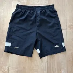 ナイキ　Nike ブラック ハーフパンツ ジュニアM