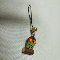 小さな木製フクロウストラップです。