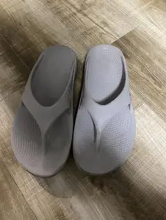 OOFOS ウーホスリカバリーサンダル