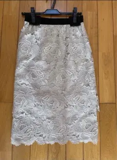 本日限定価格★未使用品【ADORE】総レーススカート　　36
