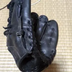 レザー製 野球用グローブ 黒 軟式グローブです。 小学生です。 低学年用です。