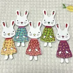 新品未使用　大きめウッドパーツ　ドットのワンピ　うさぎ　5個