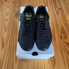 Pantofola d'Oro ブラックサッカーシューズ