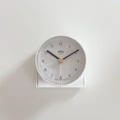 BRAUN 置き時計　ホワイト