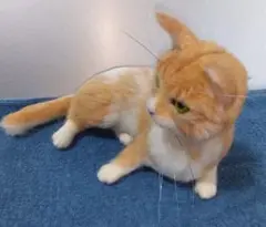 羊毛フェルト猫 リアル羊毛フェルト 猫 茶白猫 アートドール 置物