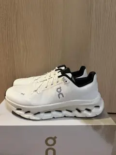 On クラウドティルト cloudtilt 25.5cm