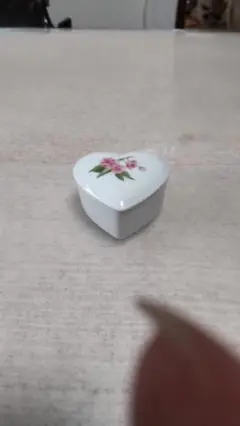 ハート型陶器ボックス 花柄