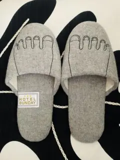 新品未使用▫️バーニーズニューヨーク デザインスリッパ グレー