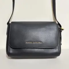 MARC JACOBS ブラック ショルダーバッグ　ロゴ　シボ革　底ラウンド