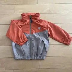 オレンジとグレーのナイロンジャケット
