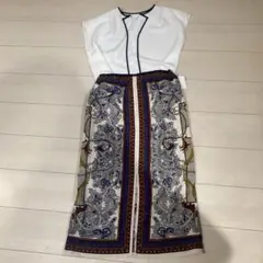 スリット入りエスニックロングスカート ペイズリー　ホワイトとマルチカラー