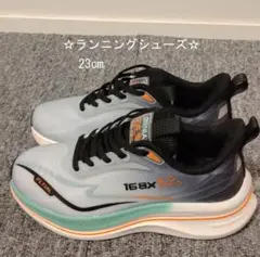 16BX ランニングシューズ 23cm グレー