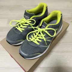 IGNIO グレー/イエロー ランニングシューズ 24.5cm