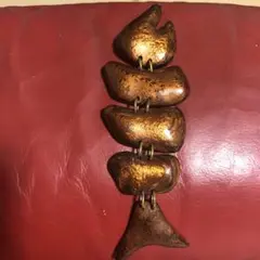 魚介類加工したブローチ