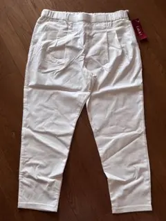新品 撮影で開封のみ ホワイト テーパードパンツ タグ付き ウエストゴム