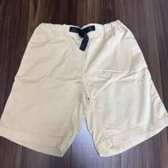 ベージュ ハーフパンツ