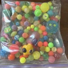 カラフルなスーパーボールセット