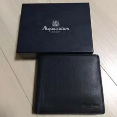 Aquascutum 紺二つ折り財布 箱付き