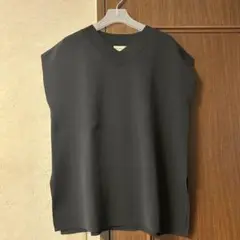 バンヤードストームBARNYARDSTORM Vネックノースリーブニット
