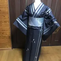 珍しい筍刺繍の粋な紬