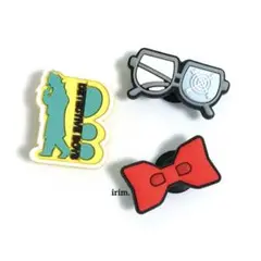 名探偵コナン　探偵団バッジ　サンダルアクセサリー　ジビッツ　アベイル　クロックス
