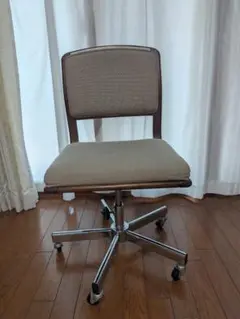 回転式デスクチェア