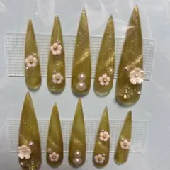 黄緑の花パール付きマグネットハンドメイドネイルチップ10個セットシール20個付き