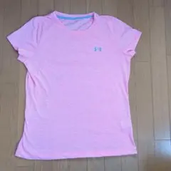 Under Armour ピンク ストライプ Tシャツ