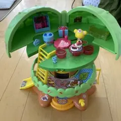 こえだちゃんと木のおうち