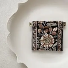 インド刺繍　小物入れ　バネ口