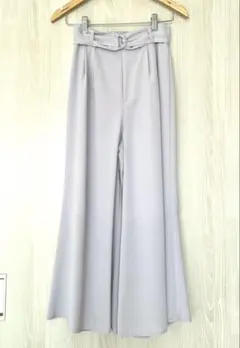 【スナイデル】 ベルト付きワイドパンツ