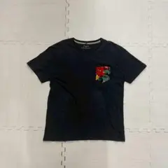 花柄　ポケット付き　黒Tシャツ