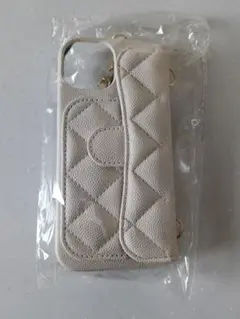 最終値下げ！ホワイト キルティング iPhone13ケース ゴールドチェーン付き